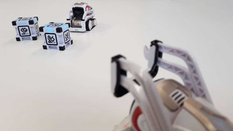 Cozmo robots that can learn to meet multiple objectives
